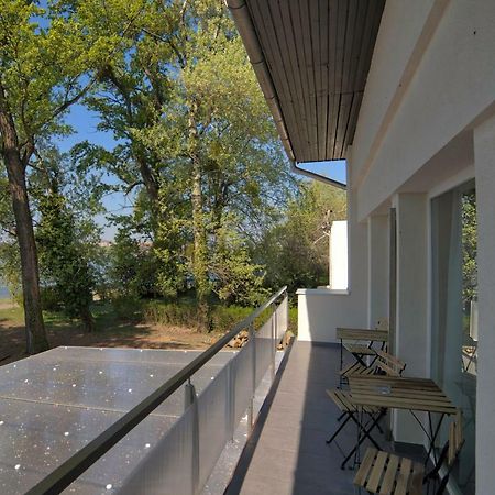 Siraly Panzio Topart Tata Exteriör bild